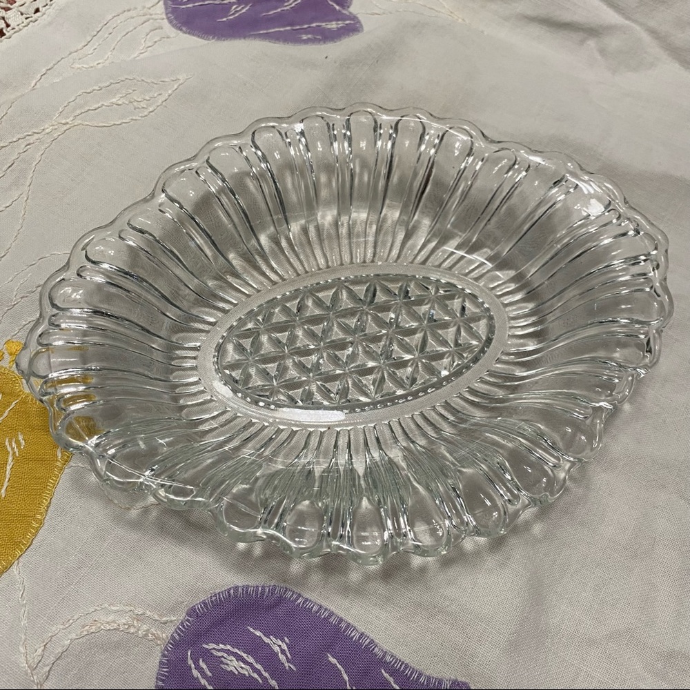 Anchor Hocking Pressed Depression Glass Ruffled Edge Relish Dish Loop & Diamond